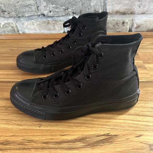 Converse Unisex Chuck Taylor High Top Canvas Sneakers Black Men's 5 Women’s 7 - Picture 1 of 10